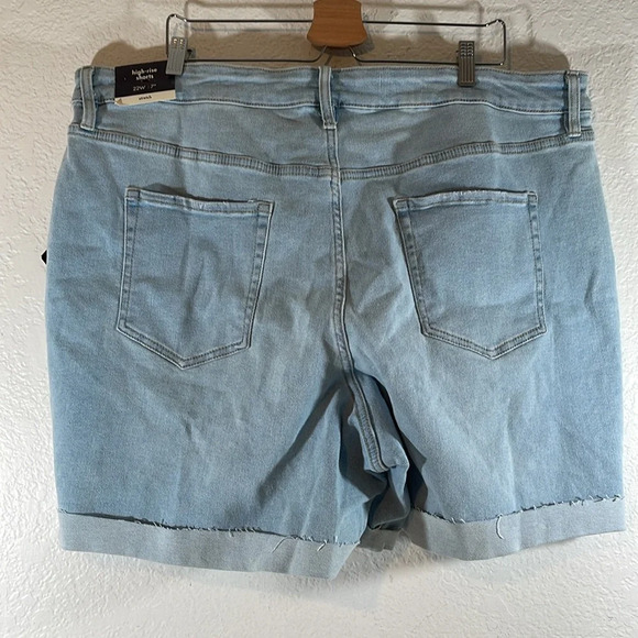 AVA & VIV Women's Plus Size High-Rise Distressed Blue Denim Jean Shorts Size 22W - Picture 5 of 13